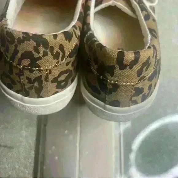 Madewell Sidewalk Low Top Leopard Cheetah Print 
 Sneaker Shoes - Picture 4 of 9